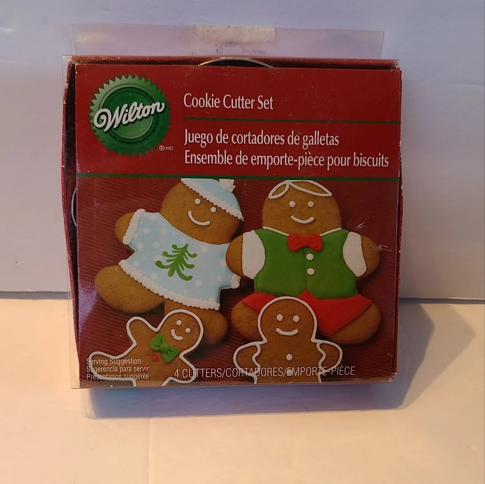 Wilton cookie cutter set of 4
